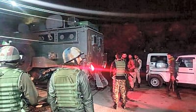 ஜம்மு - காஷ்மீரில் மீண்டும் பயங்கரவாதிகள் தாக்குதல்: 6 வீரர்கள் காயம்