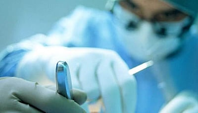 திருமணம் புரிவதற்காக ஒரே இரவில் ஆணைப் பெண்ணாக மாற்றி அறுவைச் சிகிச்சை! அதி தீவிர காதலனின் விபரீத ஆசை!