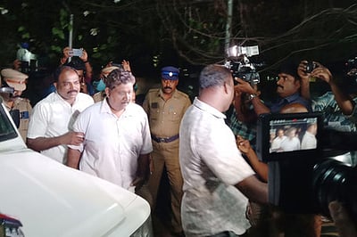 கேரள தொழிலதிபா் கொலை வழக்கில் ஆக்கா் கடை உரிமையாளா்  கைது