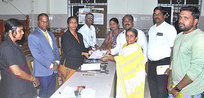 தேசிய மக்கள் நீதிமன்றத்தில் 
ரூ.8.28 கோடி இழப்பீடு அளிப்பு