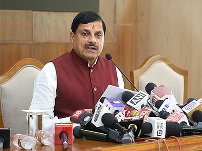 சுதந்திரப் போராட்ட வீரர்களுக்கு நேரு-காந்தி குடும்பத்தினர் அநீதி இழைத்தனர்: ம.பி. முதல்வர் குற்றச்சாட்டு!