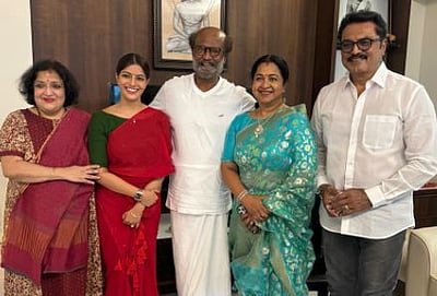 ரஜினிகாந்தை திருமணத்திற்கு அழைத்த சரத்குமார் 