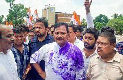 ஒடிசா மாநில காங்கிரஸ் தலைவர் மீது மை வீச்சு