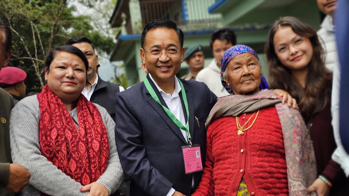 சோரெங்-சாகுங் தொகுதி எம்.எல்.ஏ பதவியை ராஜிநாமா செய்த சிக்கிம் முதல்வர்