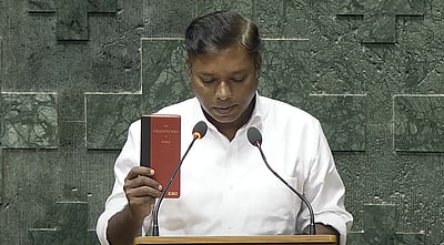 எஸ்.சி., எஸ்.டி., இஸ்லாமியர்கள் மீதான தாக்குதலை நிறுத்துக: பதவியேற்பில் முழக்கமிட்ட சசிகாந்த் செந்தில்