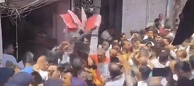 குர்பானி படப் பகிர்வு: முஸ்லிம் கடை சூறை!