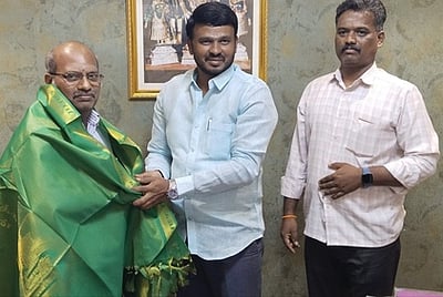 திருச்செந்தூா் கோயில் 
இணை ஆணையா் பொறுப்பேற்பு