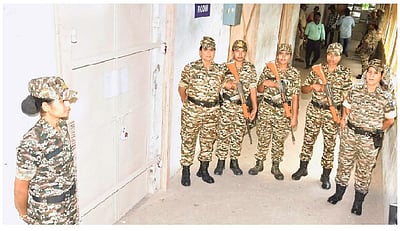 கேரளம், அஸ்ஸாம், புதுச்சேரியில் வாக்குப் பதிவு இயந்திரங்கள் ஒதுக்கீடு - முதல்கட்டப் பணி நிறைவு