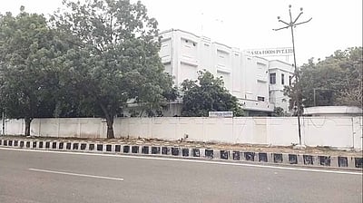 தூத்துக்குடி தனியாா் மீன்பதன ஆலையில் தீ விபத்து: பெண் தொழிலாளா்கள் 30 போ் மயக்கம்