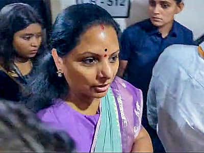 கவிதா அதிகம் படித்தவர் என்பதால் ஜாமீன் மறுக்கப்படுவதா? உச்ச நீதிமன்றம் கேள்வி