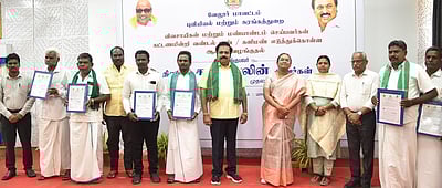 விவசாயிகள், மண்பாண்ட தொழிலாளா்கள் கட்டணமின்றி வண்டல் மண், களிமண் எடுக்க ஆணை