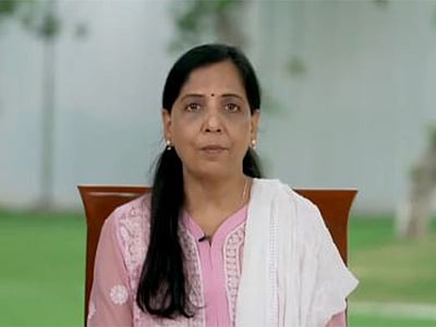 ஆம் ஆத்மி கட்சிக்கு வாழ்த்துத் தெரிவித்த சுனிதா கேஜரிவால்!