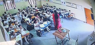 ம.பி. பள்ளியில் பயங்கரம்: வகுப்பறையில் மாணவி மீது விழுந்த மின்விசிறி!