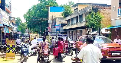 வாழப்பாடியில் போக்குவரத்து காவல் நிலையம் அமைக்க கோரிக்கை