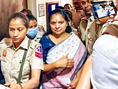 கலால் கொள்கை வழக்கு: கவிதாவுக்கு ஜாமீன் வழங்கியது உச்ச நீதிமன்றம்!