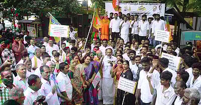 மதுரை எம்.பி-யைக் கண்டித்து 
பாஜகவினா் ஆா்ப்பாட்டம்