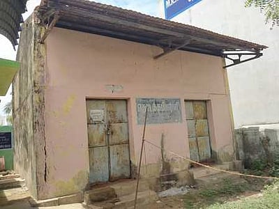 தொண்டி அரசு பள்ளியில் கூடுதல் வகுப்பறை கட்டடம் கட்டக் கோரிக்கை