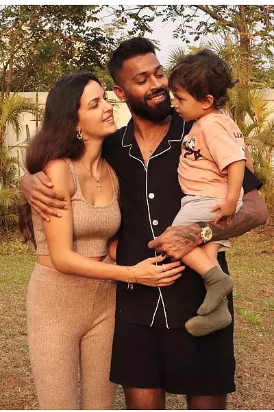 மனைவியை பிரிவதாக கிரிக்கெட் வீரர் ஹார்திக் பாண்டியா அறிவிப்பு! 
