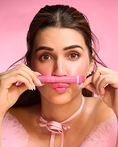 பஞ்சுமிட்டாய் நிறத்தழகி!