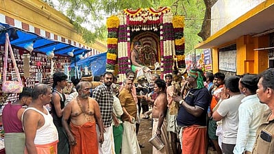 குரங்கணி முத்துமாலை அம்மன் கோயிலில் ஆனித் திருவிழா சப்பர பவனி