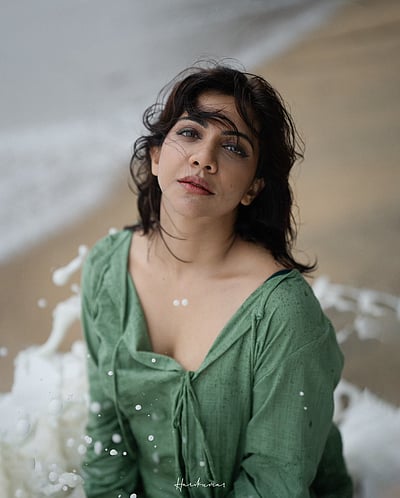 கடற்கன்னி.. மடோனா செபாஸ்டியன்!