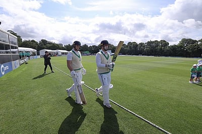 அயர்லாந்துக்கு 158 ரன்கள் இலக்கு நிர்ணயித்த ஜிம்பாப்வே!