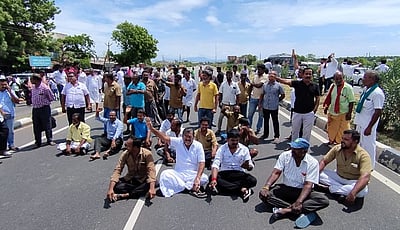 கப்பலூர் சுங்கச்சாவடி 
போராட்டம்: ஆர்.பி. உதயகுமார்,  1000 பேர் கைது!