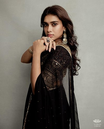 மார்டன் - மஜா- துஷாரா!