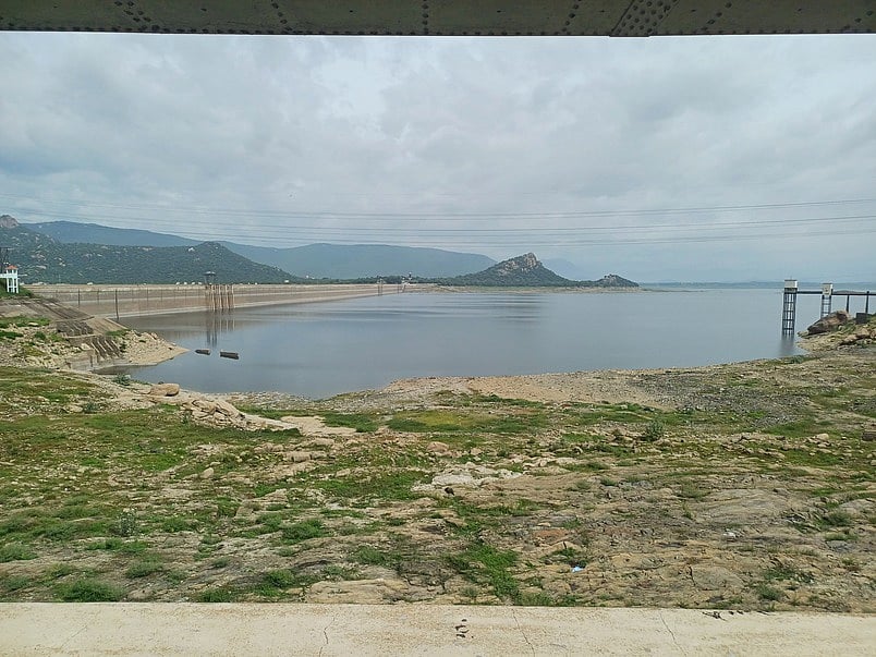 நீா்மட்டம் 63.83 அடியாக உயா்ந்த மேட்டூா் அணை.