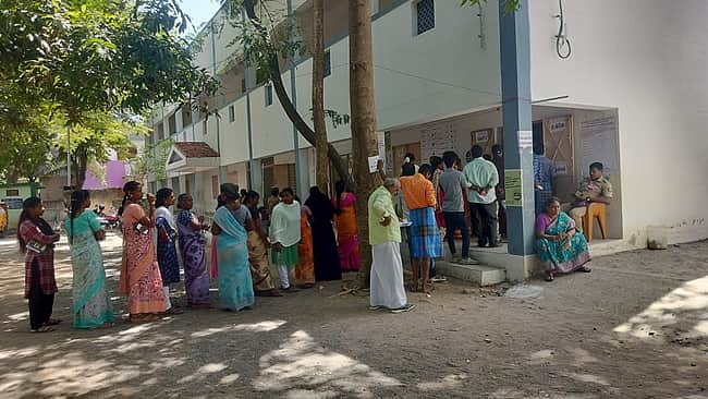 விக்கிரவாண்டி இடைத்தேர்தலில் அதிக வாக்குப்பதிவு அதிமுகவுக்கு சொல்லும் பாடமா?