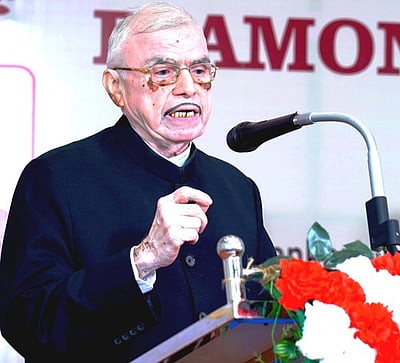 நீதிமன்றங்களில் நவீன 
தொழில்நுட்பங்களை அறிந்து பணியாற்ற வேண்டும்: முன்னாள் தலைமை நீதிபதி பி.சதாசிவம் பேச்சு