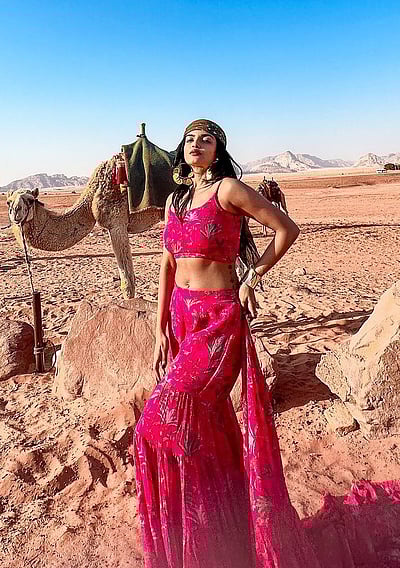 பூத்துக் குலுங்கும் பாலைவனம்...!