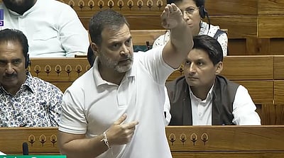 வரி தீவிரவாதத்தால் மக்கள் பாதிப்பு: ராகுல் காந்தி