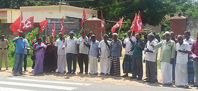 மின்கட்டண உயா்வைக் கண்டித்து
மாா்க்சிஸ்ட் கம்யூனிஸ்ட் ஆா்ப்பாட்டம்