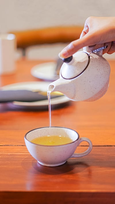 நட்சத்திர ஹோட்டலில் ஒரு தேநீர் விலை இவ்வளவா? வரியும் சேர்த்தால்!