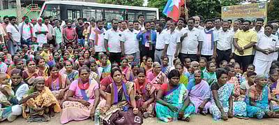 வேப்பூா் வட்டாட்சியா் அலுவலகம் முற்றுகை