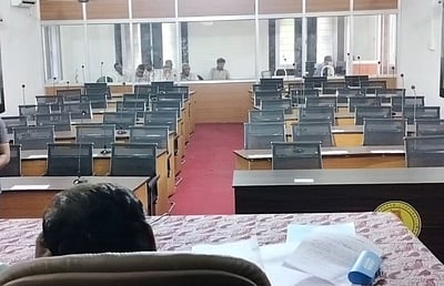 காஞ்சிபுரம் மேயருக்கு எதிரான தீர்மானம் தோல்வி: ஒரு கவுன்சிலர்கூட பங்கேற்கவில்லை