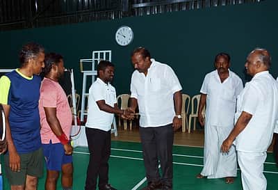 தூத்துக்குடியில் மாவட்ட அளவிலான இறகுப்பந்து போட்டி
