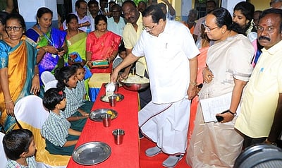 ஏழை மாணவா்கள் தரமான கல்வி பெறவே காலை உணவுத் திட்டம்: அமைச்சா் துரைமுருகன்