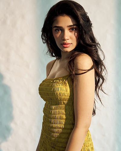 உள்ளொளிக்கு இணை எதுவுமில்லை... கிருத்தி ஷெட்டி!