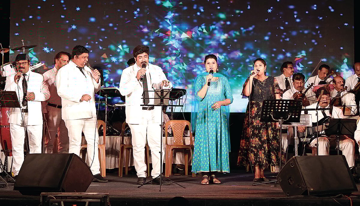 இன்னிசை பாடிவரும்..!