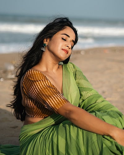 நீங்களாகவே இருங்கள்...! தீப்தி சுனைனா...!