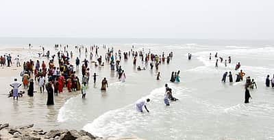 விடுமுறை: ராமேசுவரத்துக்கு 
அதிகளவில் பக்தா்கள் வருகை