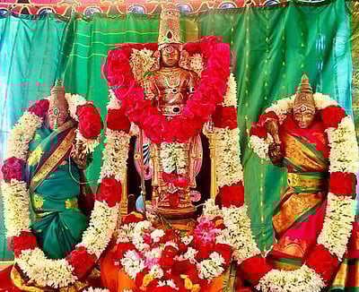 ரத்ன அங்கி  சேவையில் வல்லக்கோட்டை முருகப்பெருமான்