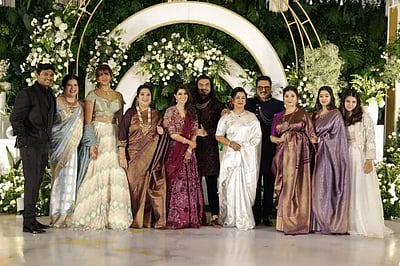 நடிகை வரலட்சுமி திருமண வரவேற்பு நிகழ்ச்சி!