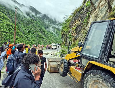 சமோலியில் நிலச்சரிவு - புகைப்படங்கள்