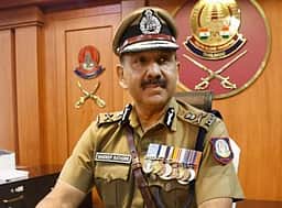 வாக்குச் சாவடிக்குள் காவலர்கள் நுழையக் கூடாது! தமிழக டிஜிபி உத்தரவு!