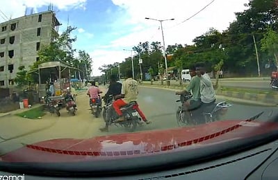 பெங்களூரு: பெண்ணிடம் ரகளையில் ஈடுபட முயன்றவர்கள் கைது