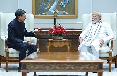 தமிழகத்தின் சட்டம் - ஒழுங்கு: அமித் ஷாவுடன் ஆளுநா் ரவி ஆலோசனை