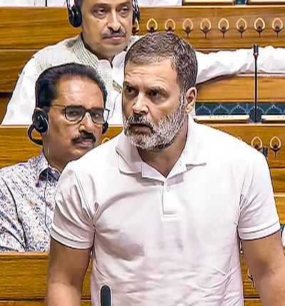 நாட்டின் தோ்வு முறையில் கடும் சிக்கல்: நீட் விவகாரத்தில் மக்களவையில் ராகுல் குற்றச்சாட்டு